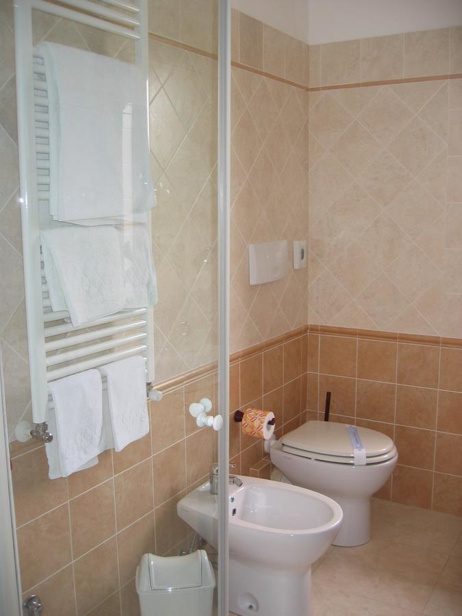 Hotel Chiar Di Luna Laino Borgo Екстериор снимка