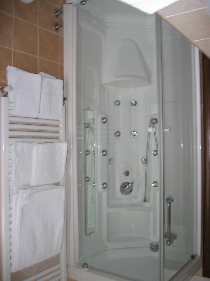 Hotel Chiar Di Luna Laino Borgo Екстериор снимка